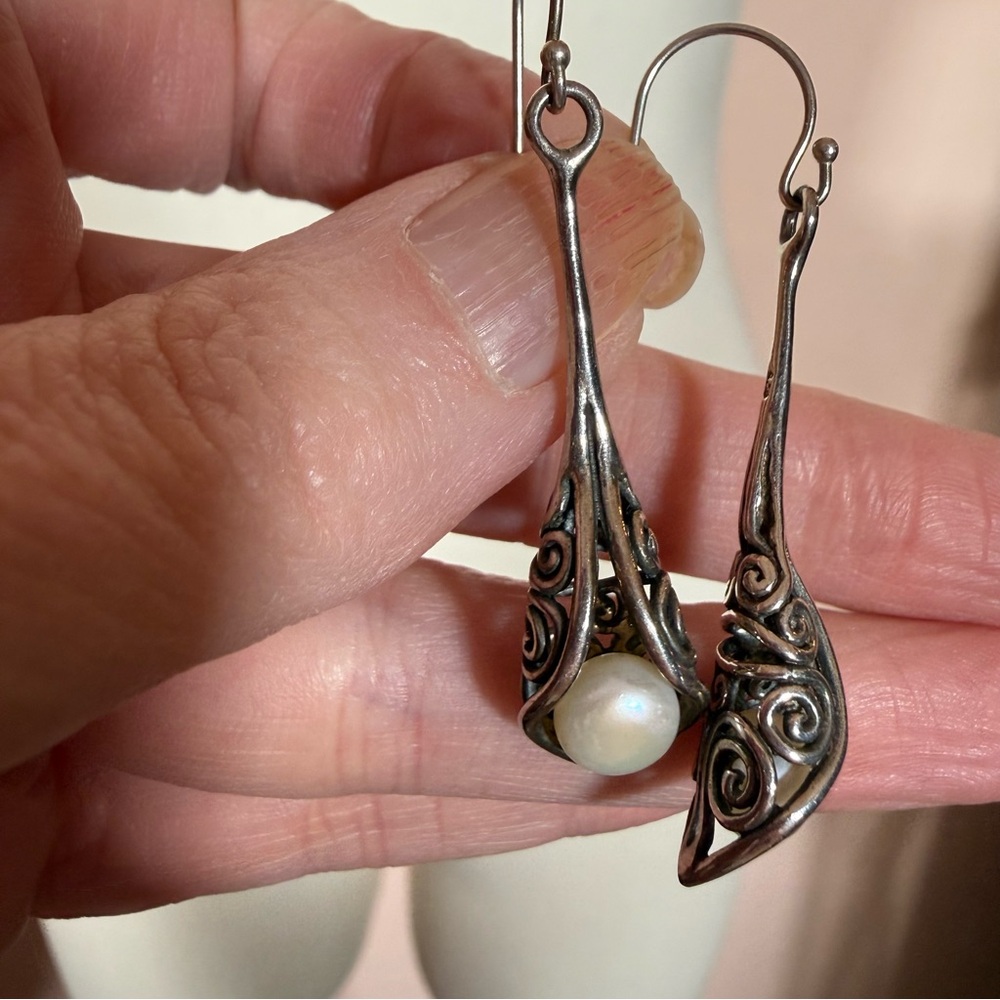 Noa Zuman Israel Sterling silver Filagree Cala Lilly real pearl drop earrings - Picture 10 of 17